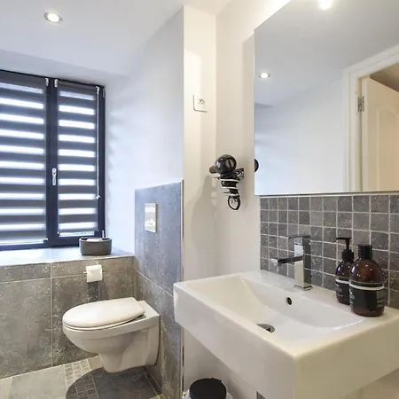 Belle Location Raffinee *